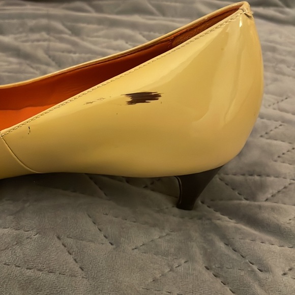 Classic Pumps Cole Haan New With Tags - some scuffs - Picture 3 of 5